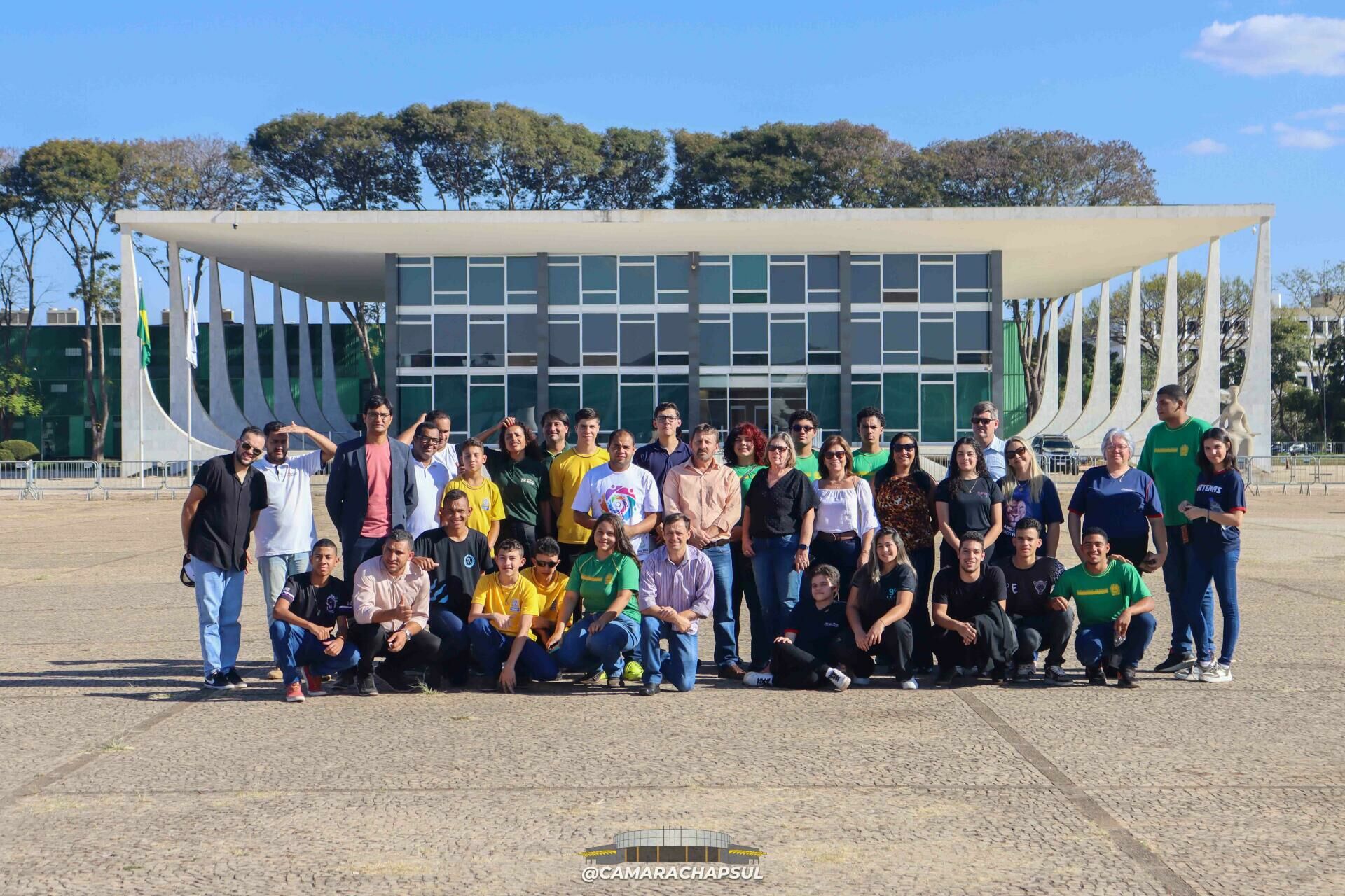 Imagem de compartilhamento para o artigo Vereadores de Chapadão do Sul levam estudantes a Brasília para aprenderem sobre política da MS Todo dia